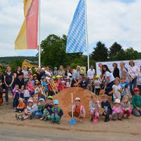 Bild vergr&ouml;&szlig;ern: Spatenstich des Neubaus der Kindertagesst&auml;tte Kinderarche H&ouml;rstein (6)