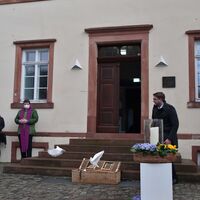 Bild vergr&ouml;&szlig;ern: Friedenskundgebung - Solidarit&auml;t mit der Ukraine auf dem Rathausvorplatz in Alzenau (13)