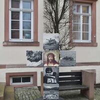 Bild vergr&ouml;&szlig;ern: Friedenskundgebung - Solidarit&auml;t mit der Ukraine auf dem Rathausvorplatz in Alzenau (1)