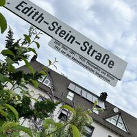 Bild vergr&ouml;&szlig;ern: Umbenennung Nikolaus-Fey-Stra&szlig;e in Nikolausstra&szlig;e und Edith-Stein-Stra&szlig;e (4)
