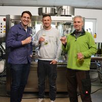 Bild vergr&ouml;&szlig;ern: Abf&uuml;llung des Rieslings der Stadt Alzenau (4)