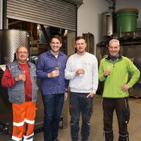 Bild vergr&ouml;&szlig;ern: Abf&uuml;llung des Rieslings der Stadt Alzenau (7)