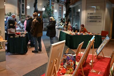 Bild vergr&ouml;&szlig;ern: Alzenauer Weihnachtsmarkt_Kreativbasar (2)