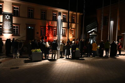 Bild vergr&ouml;&szlig;ern: 5_Rathausinfo_J&uuml;dische Gedenkfeier (1)