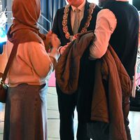 Bild vergr&ouml;&szlig;ern: Am Mittwoch, 1. Januar 2025, lud die Stadt Alzenau ihre B&uuml;rgerinnen und B&uuml;rger zum traditionellen Neujahrsempfang in die festlich geschm&uuml;ckte Prischo&szlig;halle ein. Schwerpunkt der Veranstaltung war die Ansprache von B&uuml;rgermeister Stephan Noll, in der er die Herausforderungen des vergangenen Jahres thematisierte und einen zuversichtlichen Ausblick auf die Zukunft der Stadt gab.