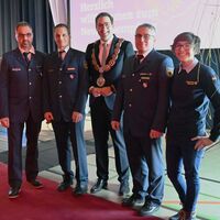 Bild vergr&ouml;&szlig;ern: Am Mittwoch, 1. Januar 2025, lud die Stadt Alzenau ihre B&uuml;rgerinnen und B&uuml;rger zum traditionellen Neujahrsempfang in die festlich geschm&uuml;ckte Prischo&szlig;halle ein. Schwerpunkt der Veranstaltung war die Ansprache von B&uuml;rgermeister Stephan Noll, in der er die Herausforderungen des vergangenen Jahres thematisierte und einen zuversichtlichen Ausblick auf die Zukunft der Stadt gab.
