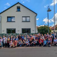 Bild vergr&ouml;&szlig;ern: 06-1306 Weinbergsf&uuml;hrung 40 Jahre Thaon les Vosges (3)