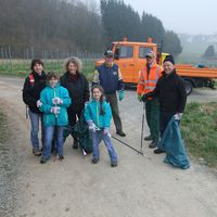 Bild vergr&ouml;&szlig;ern: Gro&szlig; und Klein setzte sich f&uuml;r den sauberen Landkreis ein.