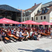 Bild vergr&ouml;&szlig;ern: Musikantastische Kl&auml;nge auf dem Marktplatz