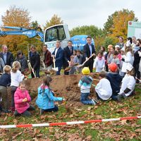 Bild vergr&ouml;&szlig;ern: Spatenstich f&uuml;r den Neubau des Kinderhorts an der 