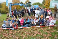 Bild vergr&ouml;&szlig;ern: Oktober 2015: Spatenstich f&uuml;r den neuen Hort in Michelbach