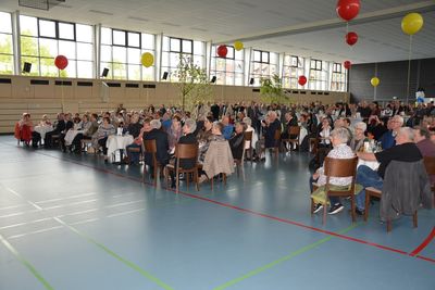 Bild vergr&ouml;&szlig;ern: Hunderte ehrenamtlich T&auml;tige kamen zum Empfang der Stadt Alzenau.