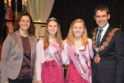 Bild vergr&ouml;&szlig;ern: Erste Begegnung im neuen Jahr am 1.1.2018 in der Prischo&szlig;halle Alzenau (12)