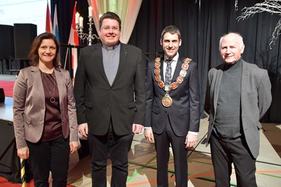 Bild vergr&ouml;&szlig;ern: Erste Begegnung im neuen Jahr am 1.1.2018 in der Prischo&szlig;halle Alzenau (2)