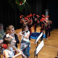Bild vergr&ouml;&szlig;ern: Ensemble mit Elementarkindern