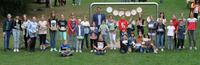 Bild vergr&ouml;&szlig;ern: SommerLeseClub-Abschlussparty: Gruppenfoto mit B&uuml;rgermeister Stephan Noll und allen GewinnerInnen