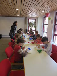 Bild vergr&ouml;&szlig;ern: Thementag in der Stadtbibliothek - Aliens filzen - 12.04.2017